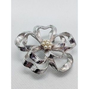 Vintage Double Ribbon Flower Silver-Tone Brooch w/Faux Pearl Center